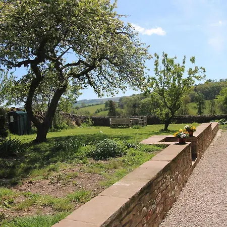 South View Cottage, Located On A Working Farm In An Area Of Peace And Tranquillity