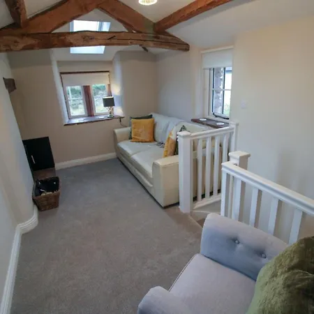 South View Cottage, Located On A Working Farm In An Area Of Peace And Tranquillity