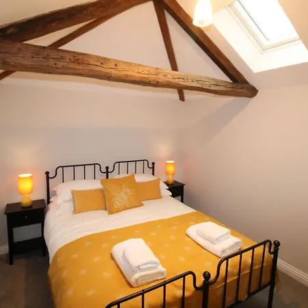 South View Cottage, Located On A Working Farm In An Area Of Peace And Tranquillity *